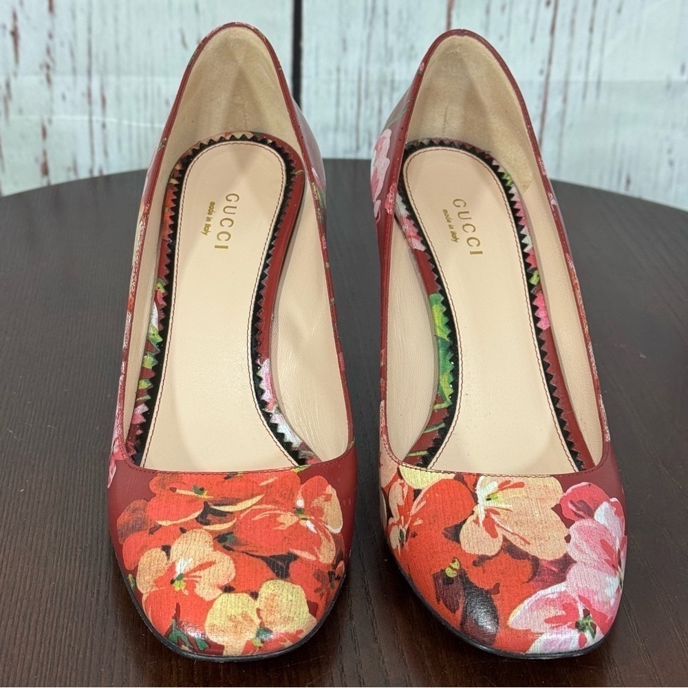 GUCCI BLOOM women’s Napa leather Red Floral 3” Heels Round Toe in size 37.5